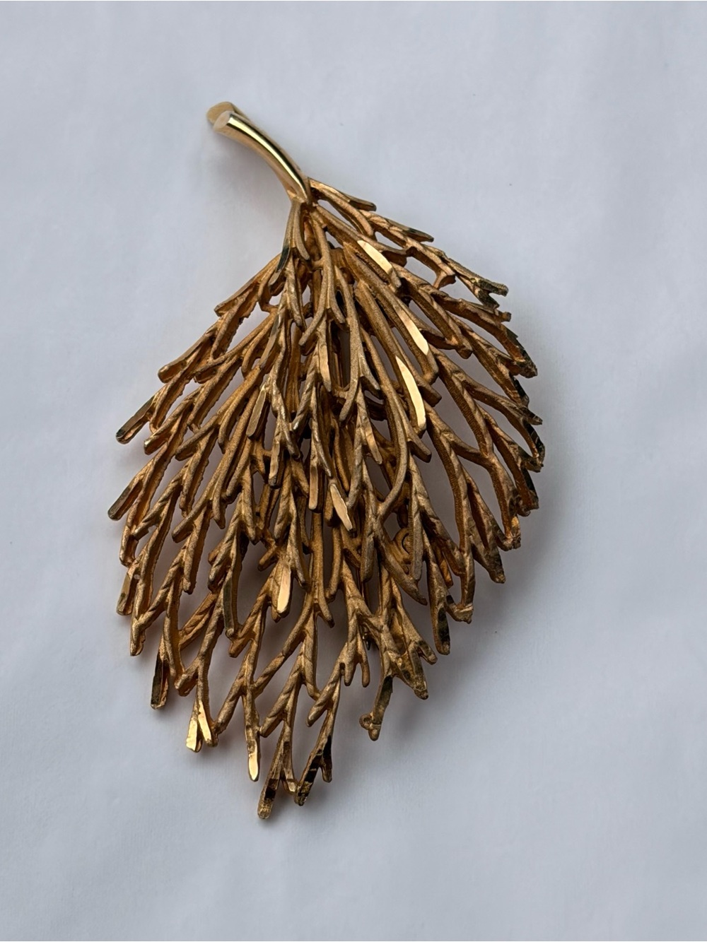 Vintage Gold Tone Coral Branch Brooch Dimensional Botanical Spray Pin Unsigned